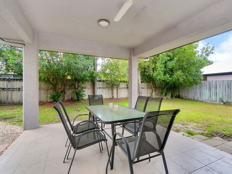 9 Moojeeba Way, Trinity Park QLD 4879