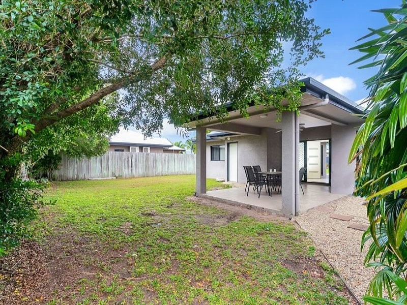 9 Moojeeba Way, Trinity Park QLD 4879