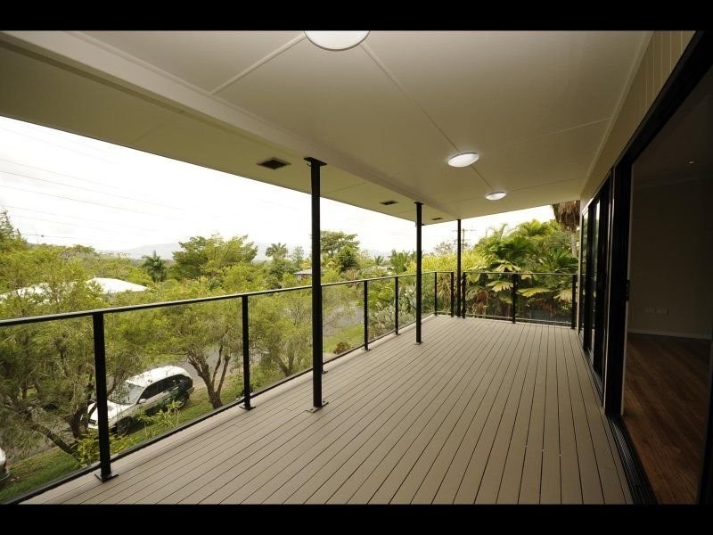 120 Hillview Crescent, Whitfield QLD 4870
