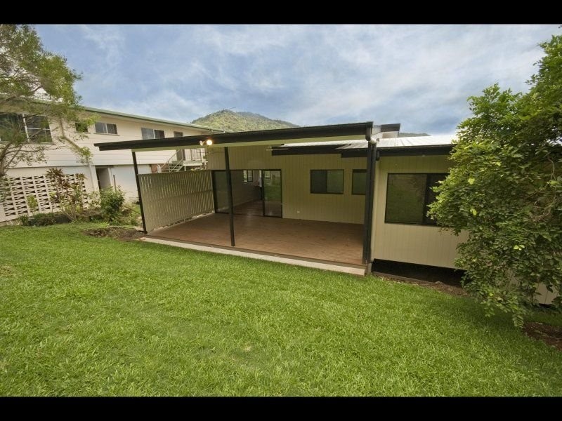 120 Hillview Crescent, Whitfield QLD 4870