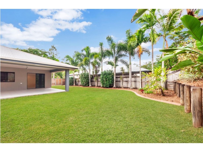 9 Huntley Crescent, Redlynch QLD 4870