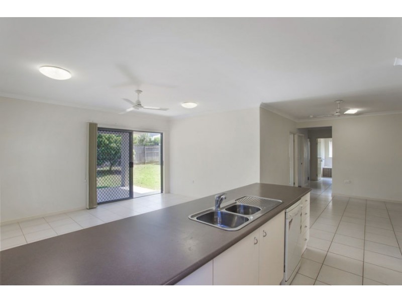 65 Norfolk Circuit, Redlynch QLD 4870