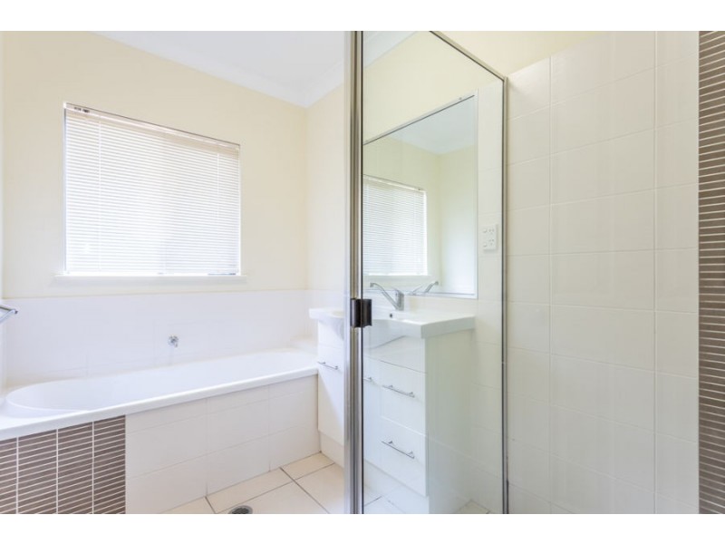 65 Norfolk Circuit, Redlynch QLD 4870