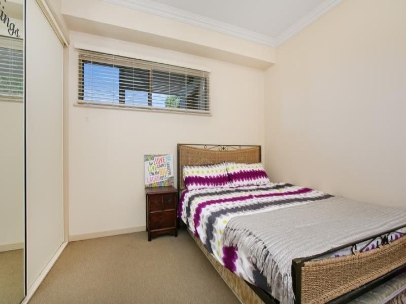 303/2 Centenary Close, Manoora QLD 4870