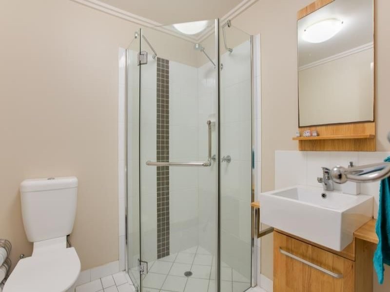303/2 Centenary Close, Manoora QLD 4870