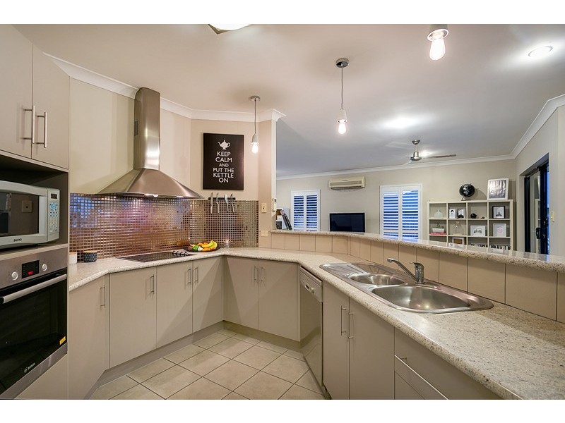 42 West Parkridge Drive, Brinsmead QLD 4870