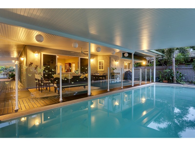 16 Gloucester Street, Whitfield QLD 4870