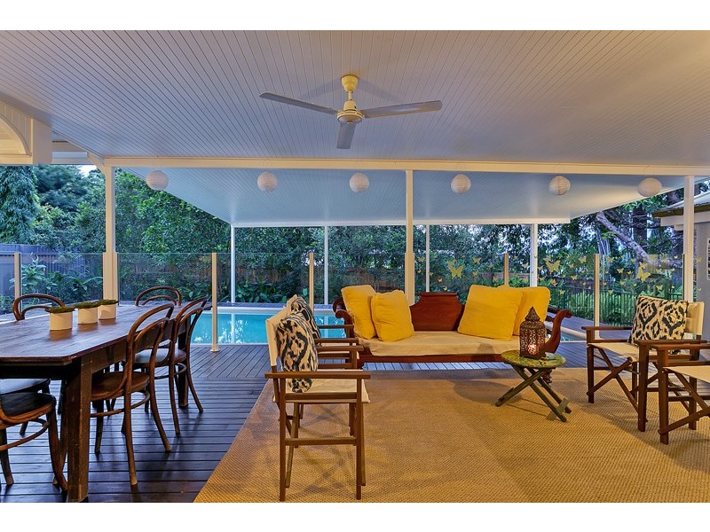 16 Gloucester Street, Whitfield QLD 4870