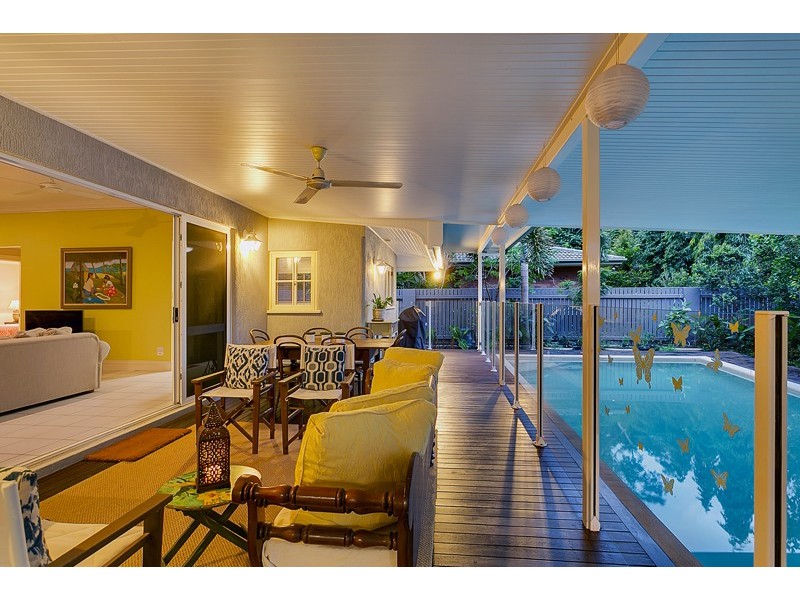 16 Gloucester Street, Whitfield QLD 4870