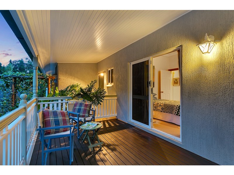 16 Gloucester Street, Whitfield QLD 4870