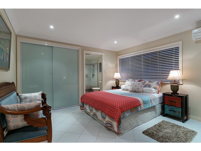 16 Gloucester Street, Whitfield QLD 4870