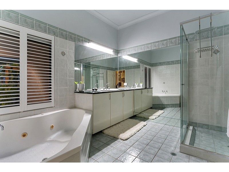 16 Gloucester Street, Whitfield QLD 4870