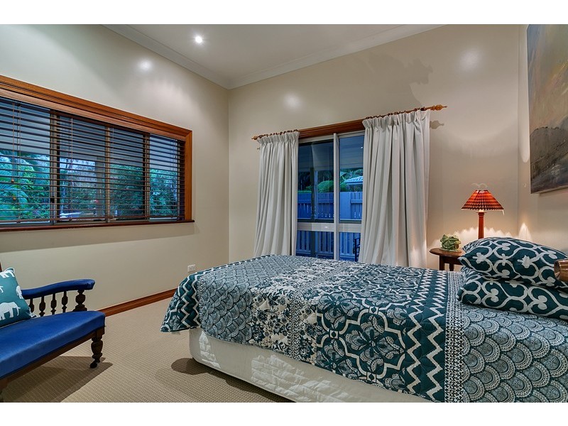 16 Gloucester Street, Whitfield QLD 4870