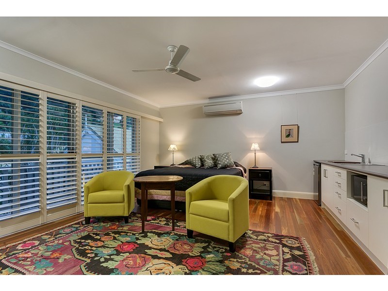 16 Gloucester Street, Whitfield QLD 4870