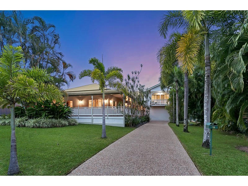 16 Gloucester Street, Whitfield QLD 4870