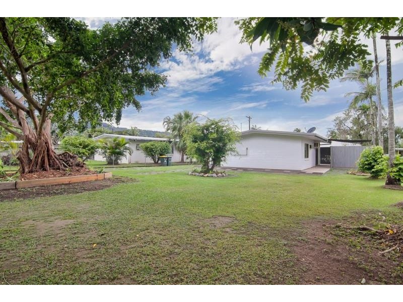 11 Norris Street, Whitfield QLD 4870