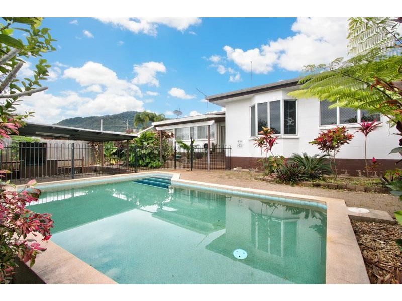 22 Ponticello Street, Whitfield QLD 4870