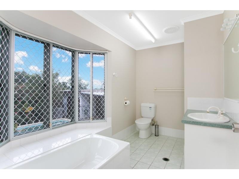 22 Ponticello Street, Whitfield QLD 4870