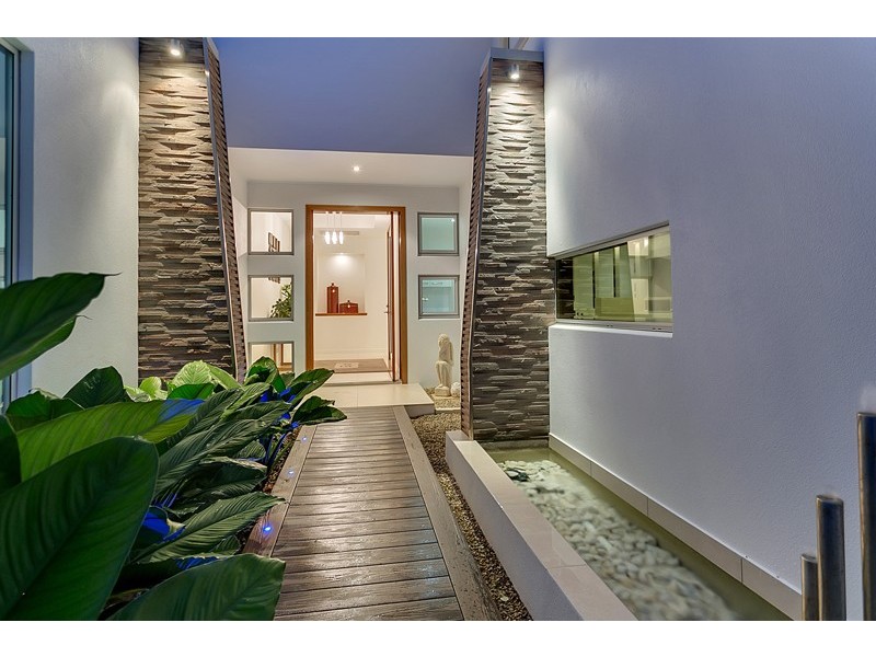 12 Gaway Street, Caravonica QLD 4878