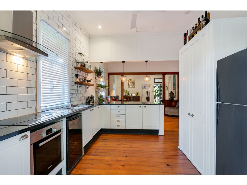 12 Cairns Street, Cairns North QLD 4870