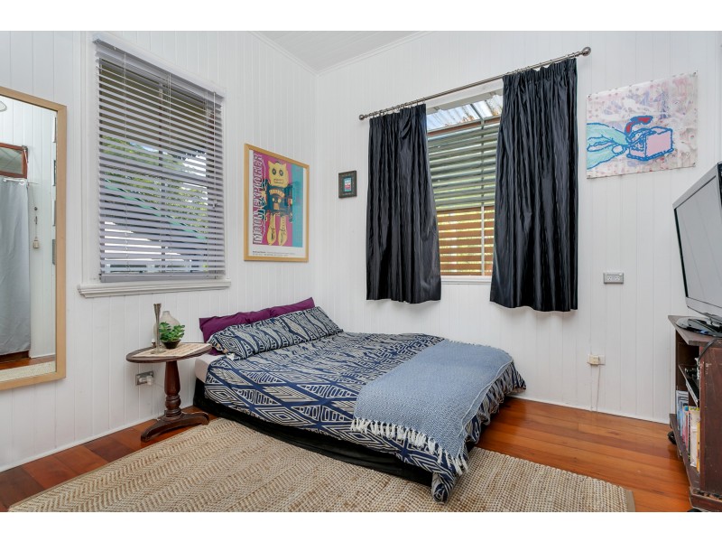 12 Cairns Street, Cairns North QLD 4870