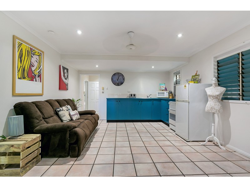 12 Cairns Street, Cairns North QLD 4870