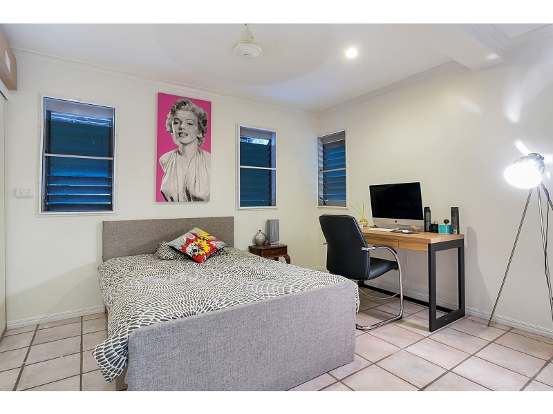 12 Cairns Street, Cairns North QLD 4870