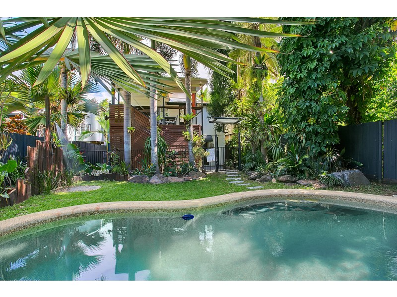 12 Cairns Street, Cairns North QLD 4870