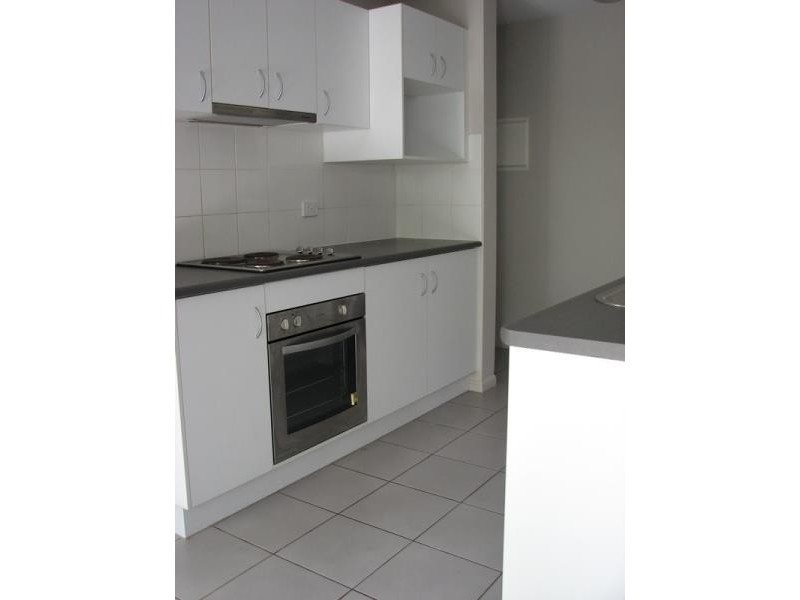 1/4-6 Olive Street, Manoora QLD 4870