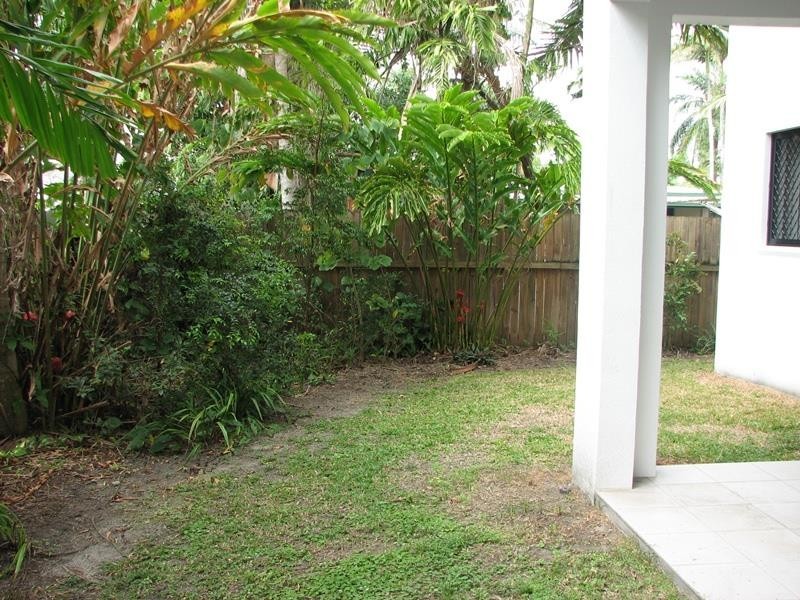 1/4-6 Olive Street, Manoora QLD 4870