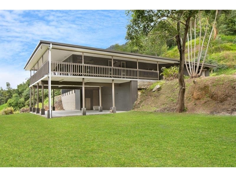 9 Lake Morris Road, Kanimbla QLD 4870