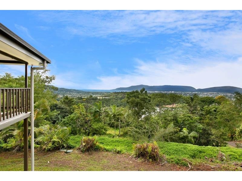 9 Lake Morris Road, Kanimbla QLD 4870