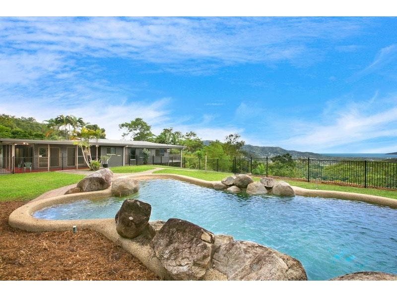 9 Lake Morris Road, Kanimbla QLD 4870