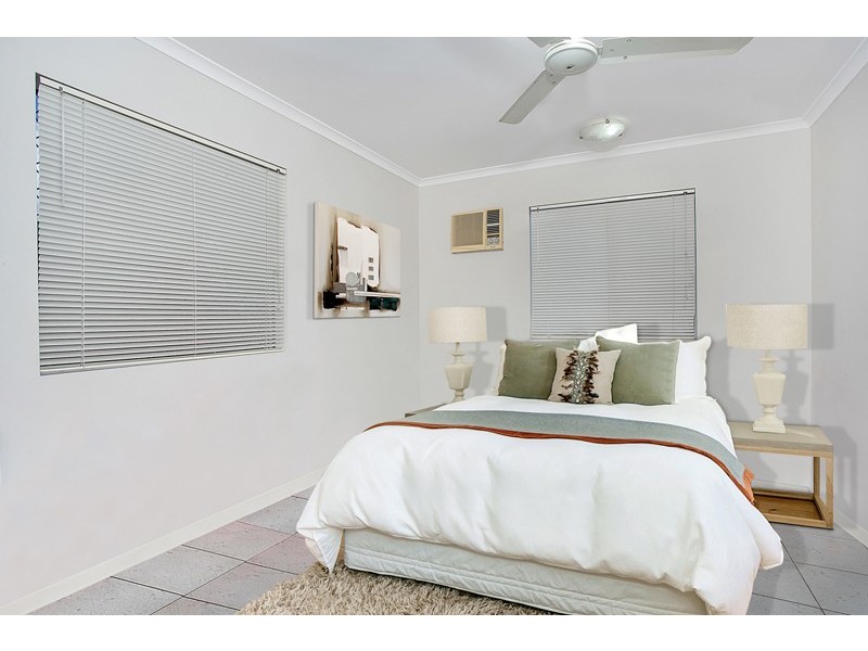 1/18 Jensen Street, Manoora QLD 4870