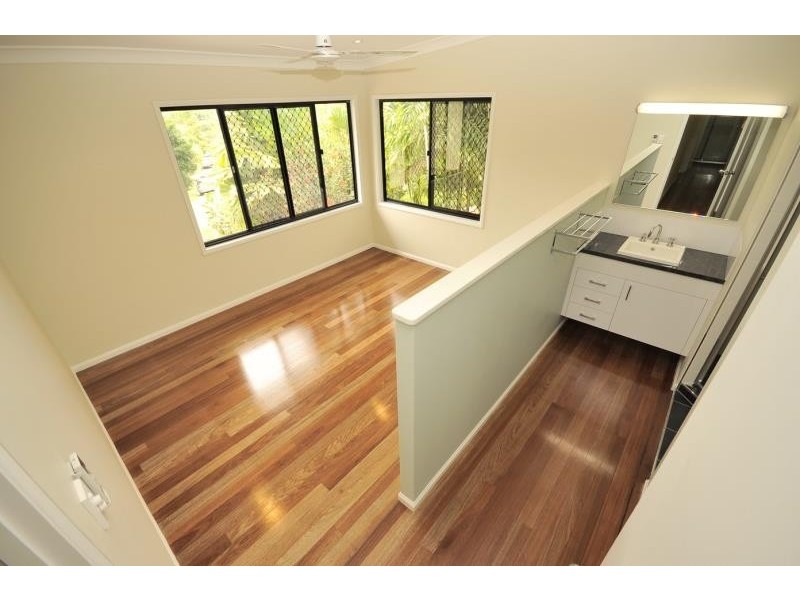 120 Hillview Crescent, Whitfield QLD 4870