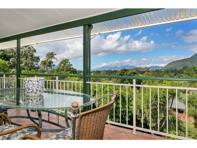 20 Andrea Close, Mooroobool QLD 4870