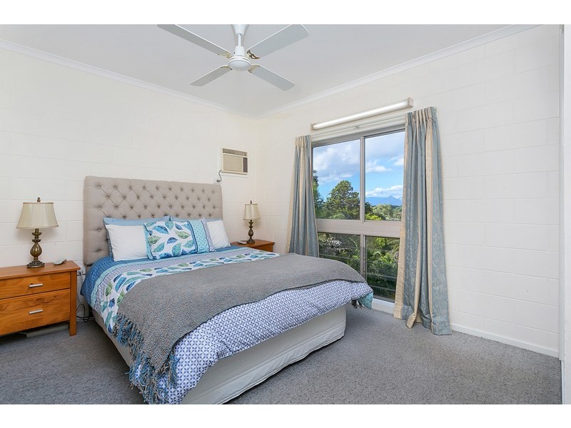 20 Andrea Close, Mooroobool QLD 4870