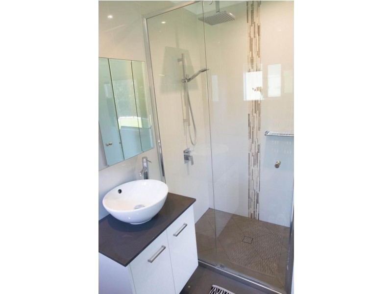 10 Jordan Close, Mooroobool QLD 4870