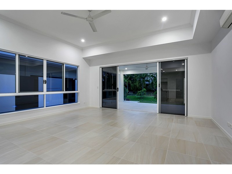 47 Freshwater Avenue, Palm Cove QLD 4879