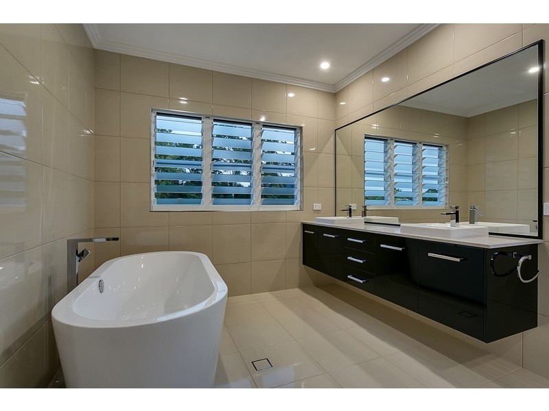 47 Freshwater Avenue, Palm Cove QLD 4879