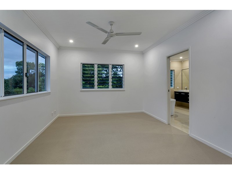 47 Freshwater Avenue, Palm Cove QLD 4879