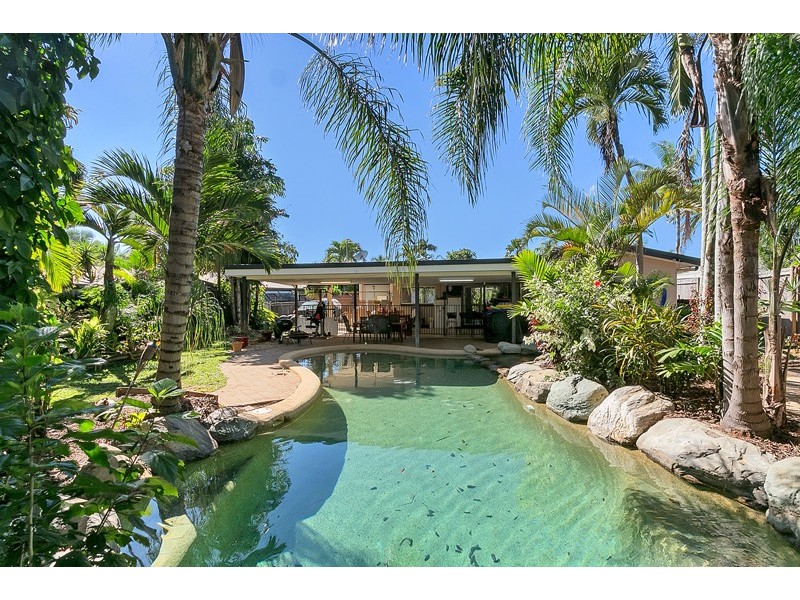 9 Mermaid Close, Bentley Park QLD 4869