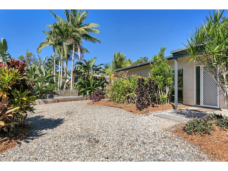 9 Mermaid Close, Bentley Park QLD 4869