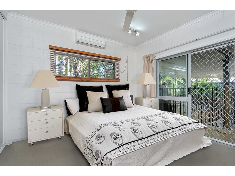 9 Mermaid Close, Bentley Park QLD 4869