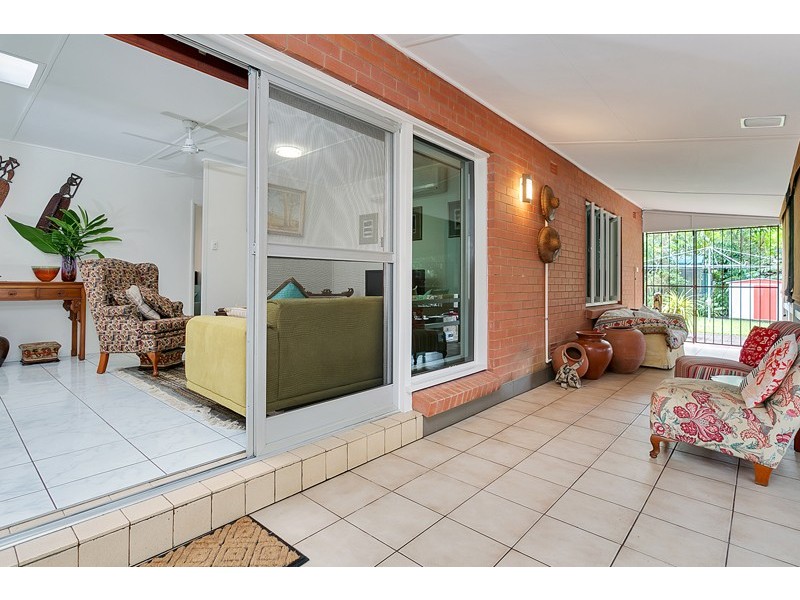 8 Duignan Street, Whitfield QLD 4870