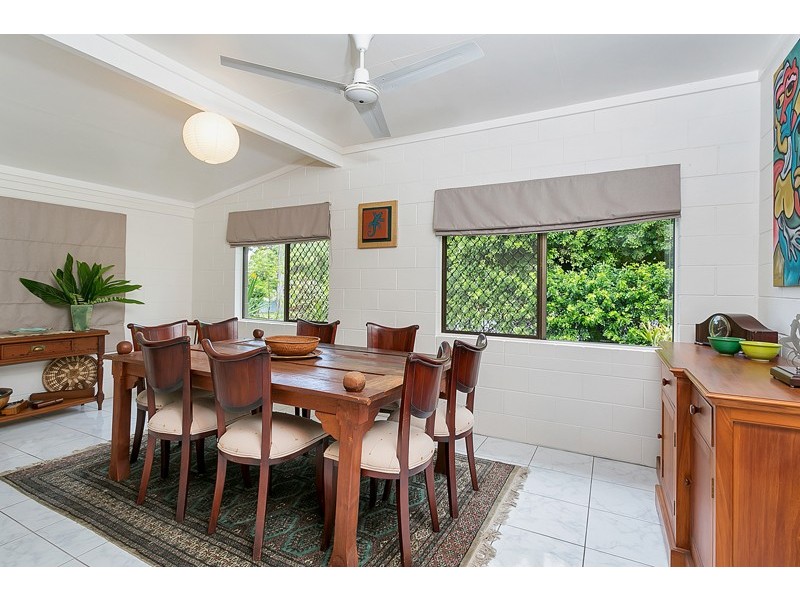 8 Duignan Street, Whitfield QLD 4870