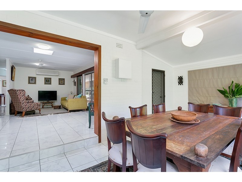 8 Duignan Street, Whitfield QLD 4870