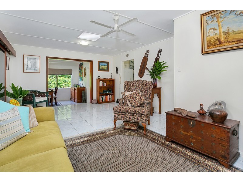 8 Duignan Street, Whitfield QLD 4870