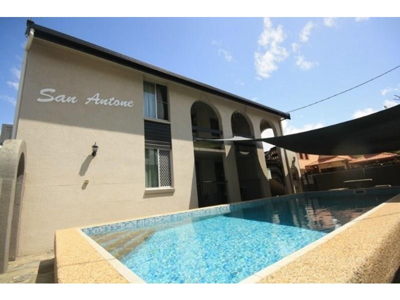 7/211 Lake Street, Cairns QLD 4870