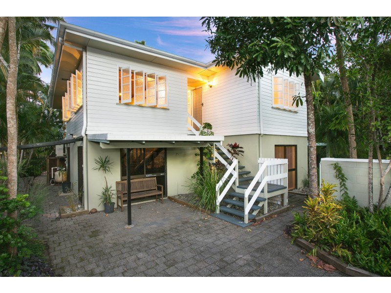 19 Griffiths Street, Manoora QLD 4870